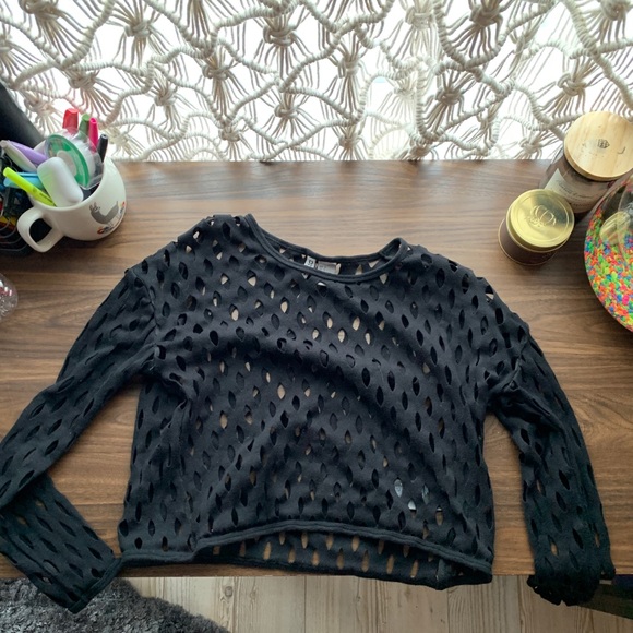 Cute long sleeve with holes! - Picture 2 of 2
